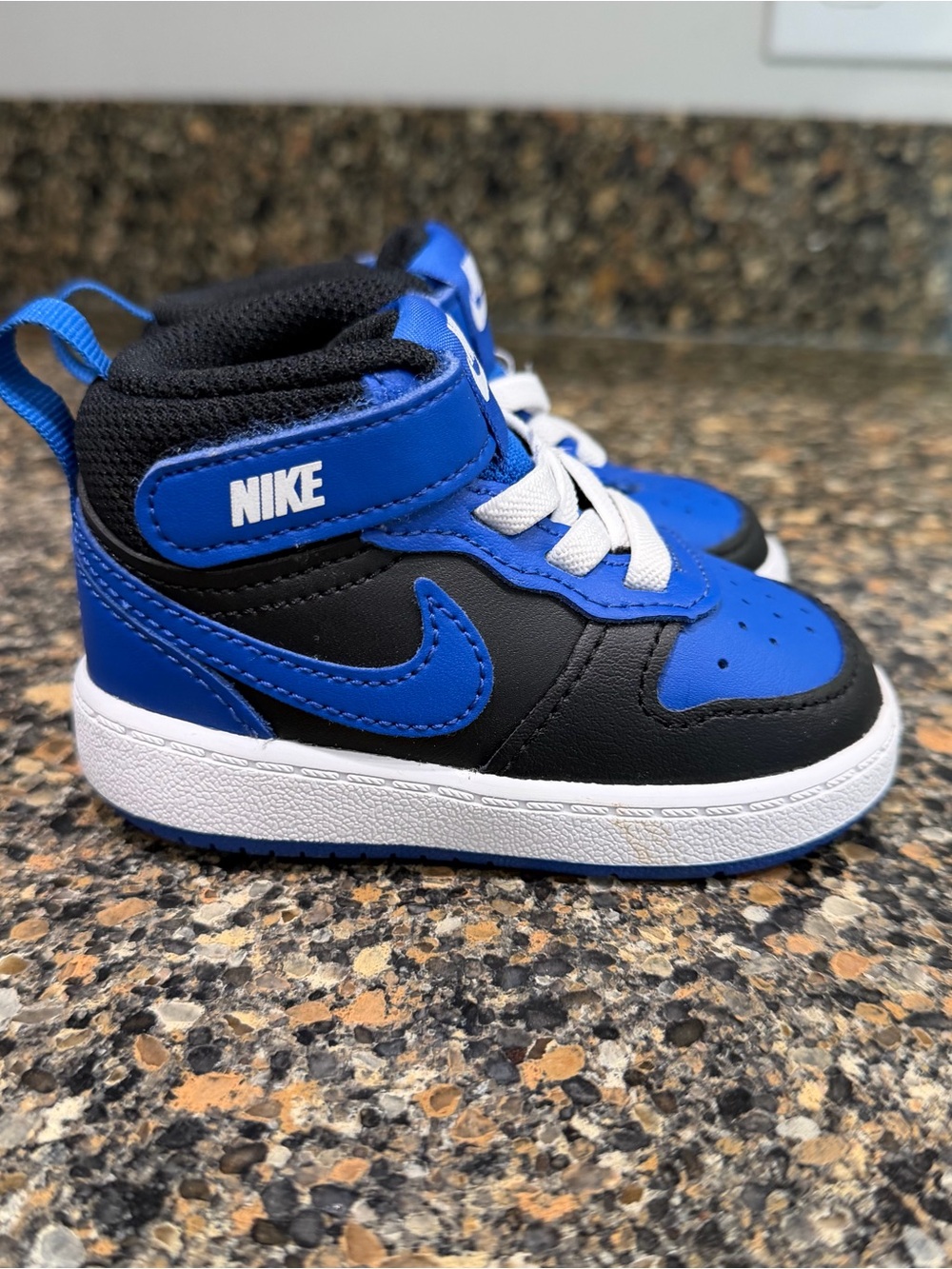 Nike  court borough mid 2 Kids' Blue and Black High-Top Sneakers 4C